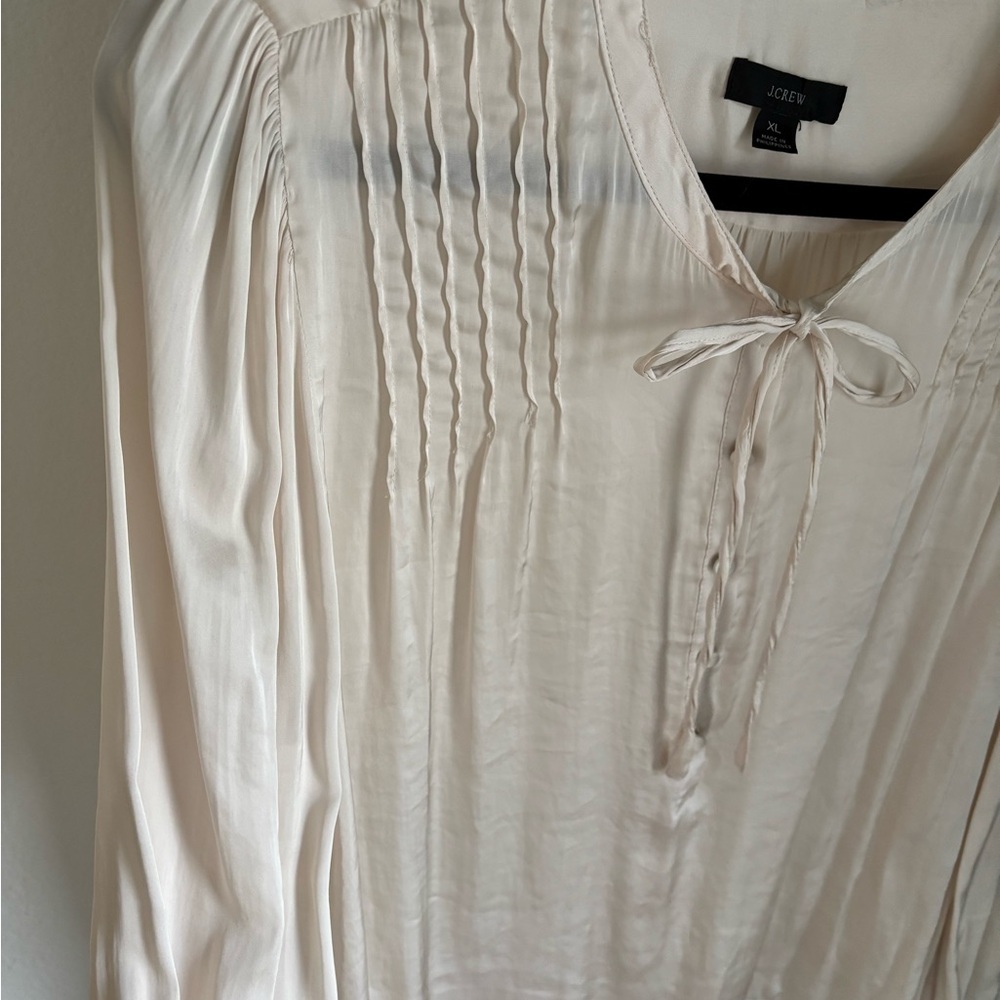 ***sold***Elegant J. Crew Cream Blouse with Button Front and Pleat details - Picture 5 of 12